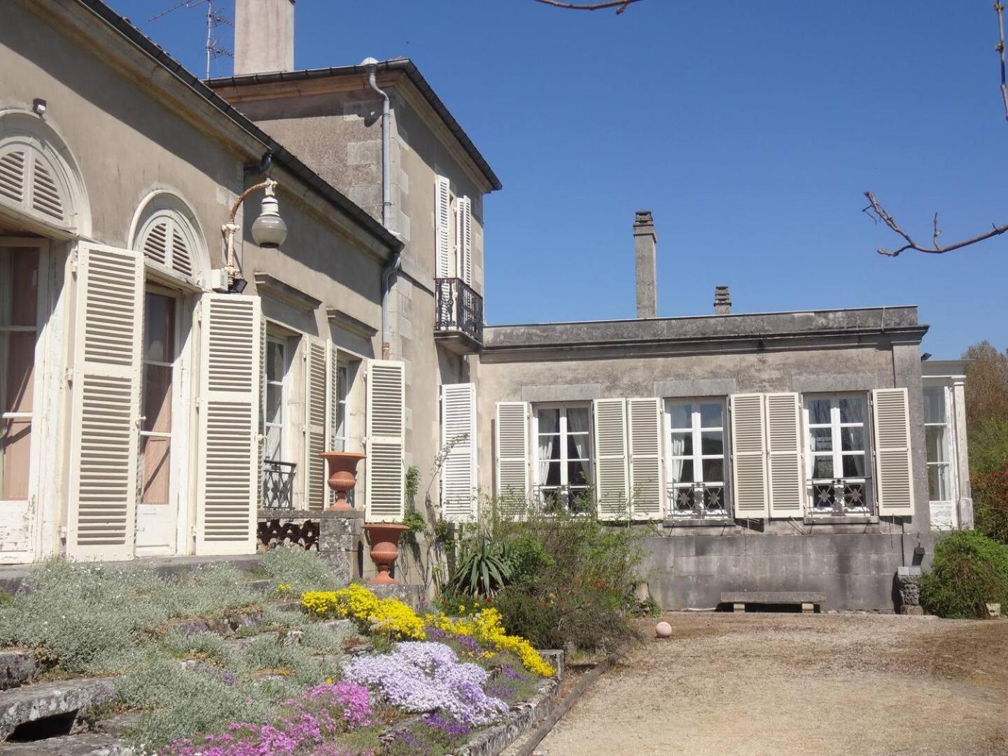 Chateau De Choloy Exterior photo