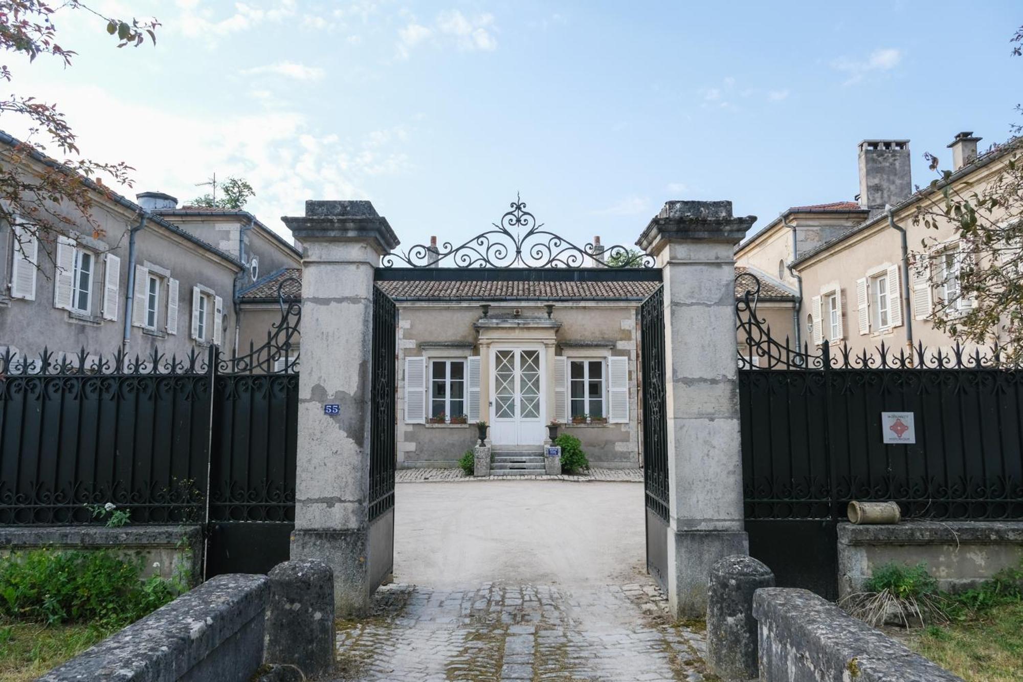 Chateau De Choloy Exterior photo