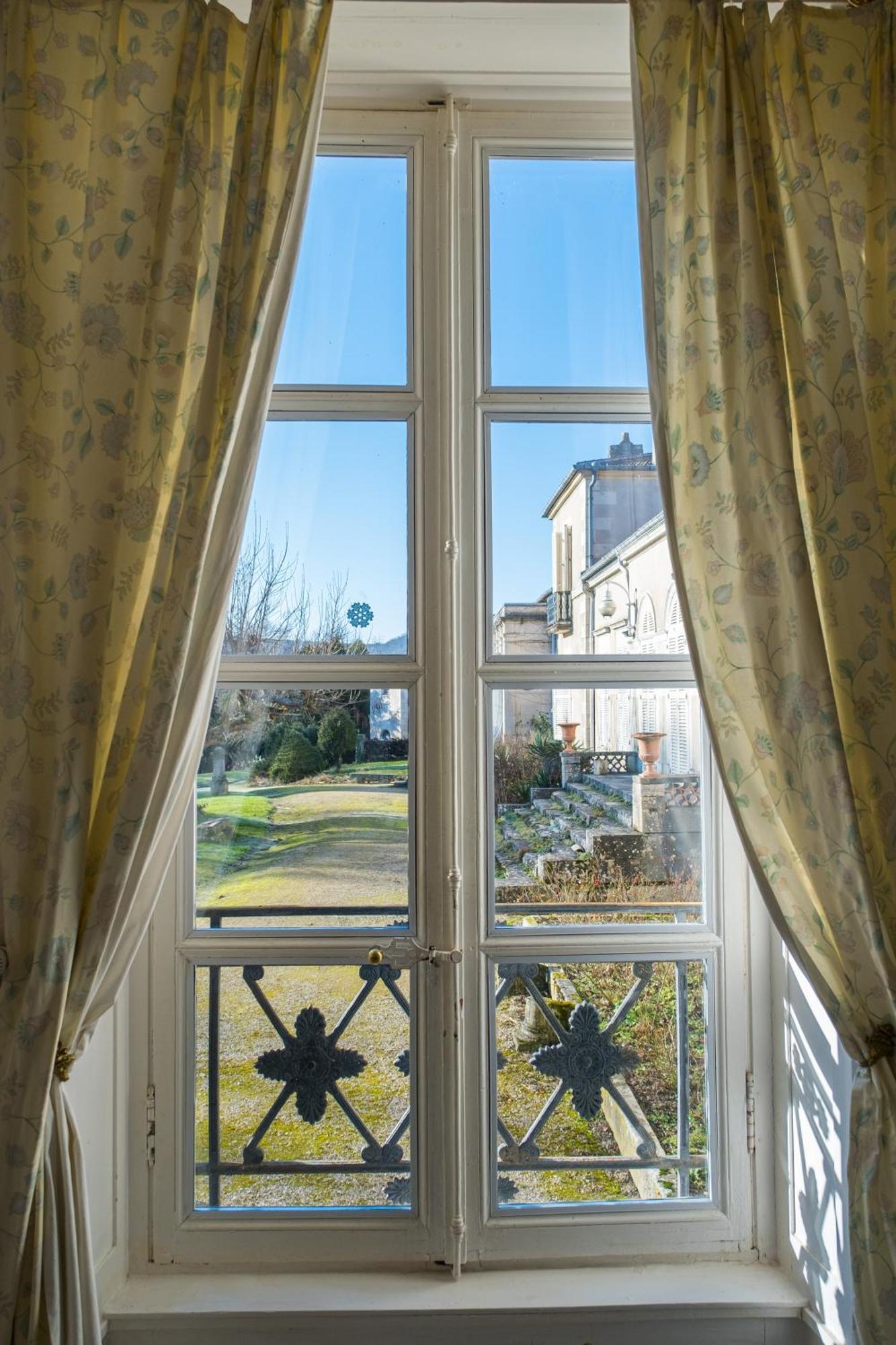Chateau De Choloy Room photo