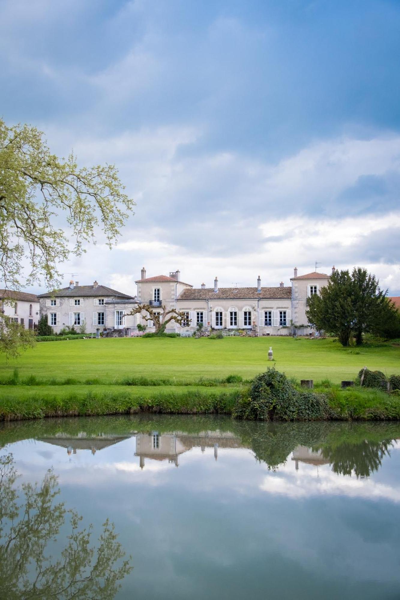 Chateau De Choloy Exterior photo